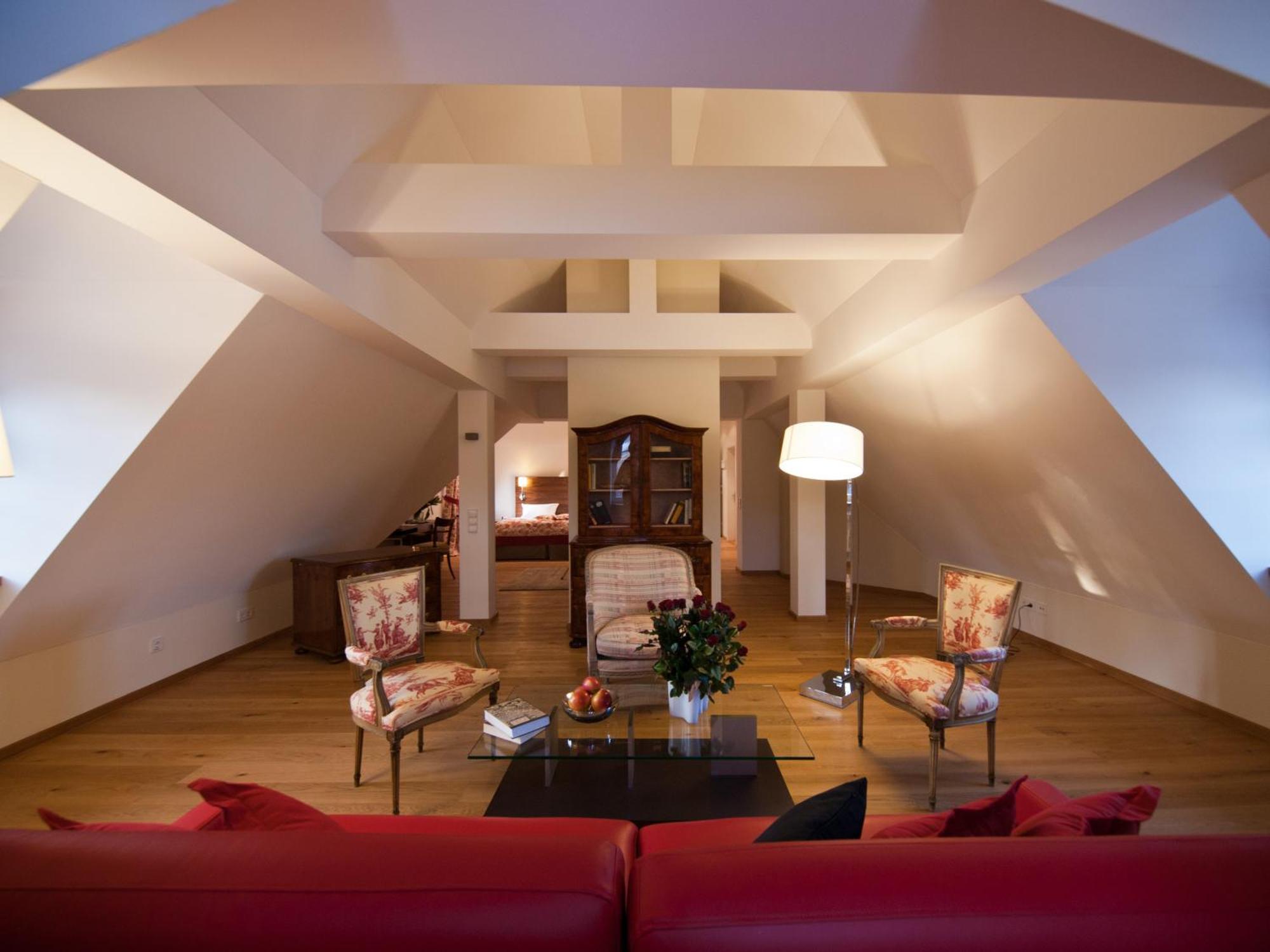 耶莱尼亚古拉 帕克斯佐宫殿旅馆酒店 外观 照片 The interior of a suite at the Hotel de l'Europe