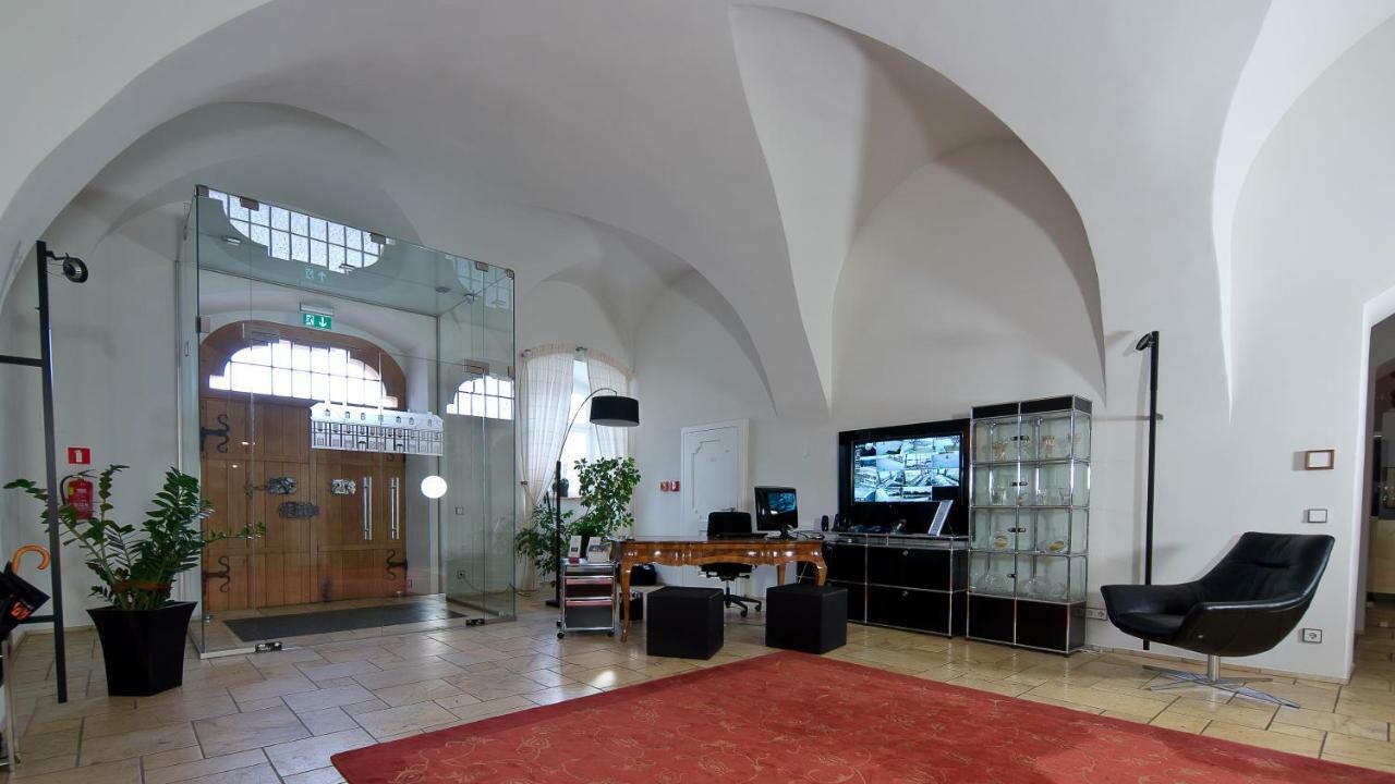 耶莱尼亚古拉 帕克斯佐宫殿旅馆酒店 外观 照片 The interior of the museum